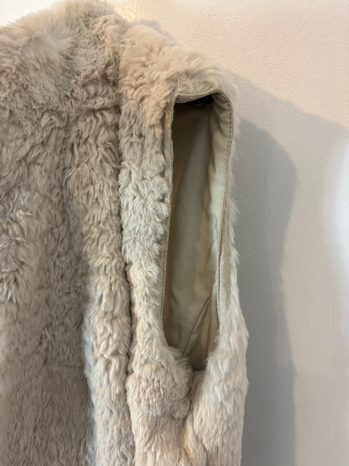 LAURÈL. Chaleco reversible pelo NATURAL