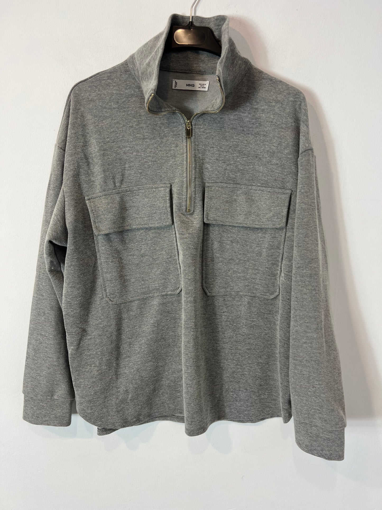 MANGO. Sudadera gris jaspeada. T M