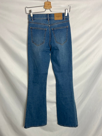 PULL&BEAR. Pantalón denim campana elástico. T 36
