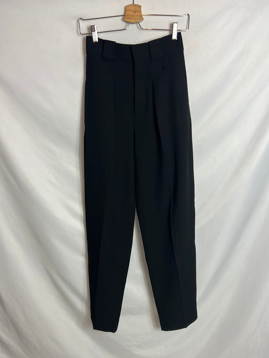 ZARA. Black pleated high-waisted trousers. TS