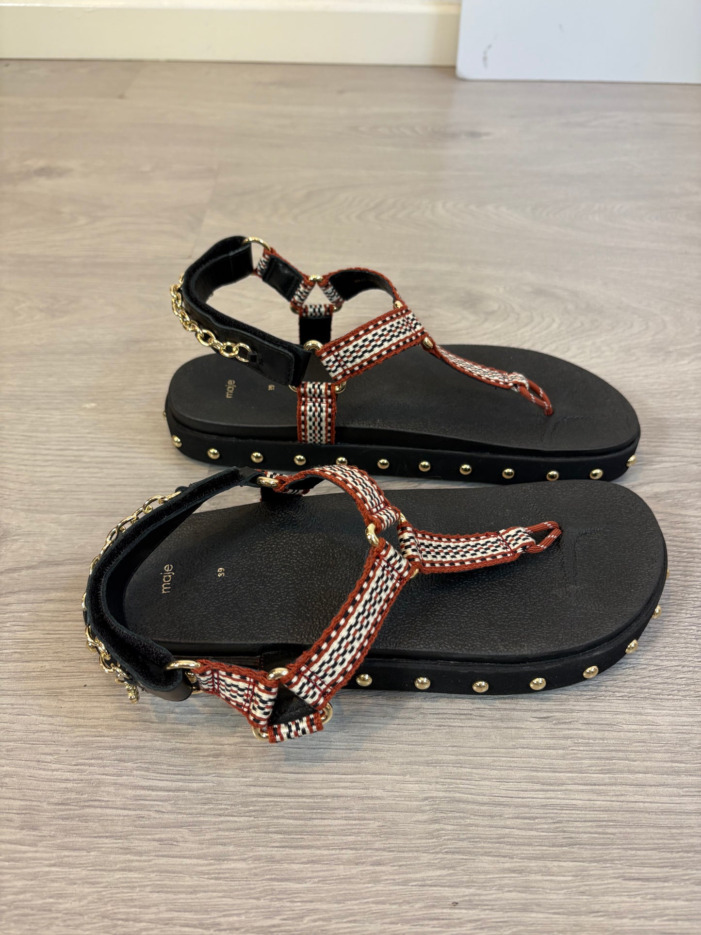 MAJE. Sandalia plana de cuerda y piel