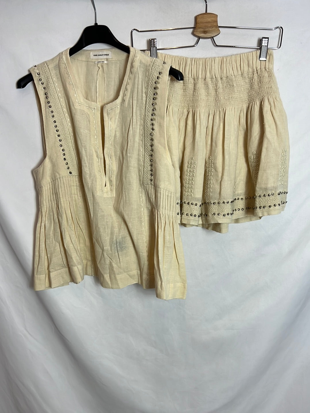 ISABEL MARANT ÉTOILE . Total look beige bordados y tachuelas. T 38/40