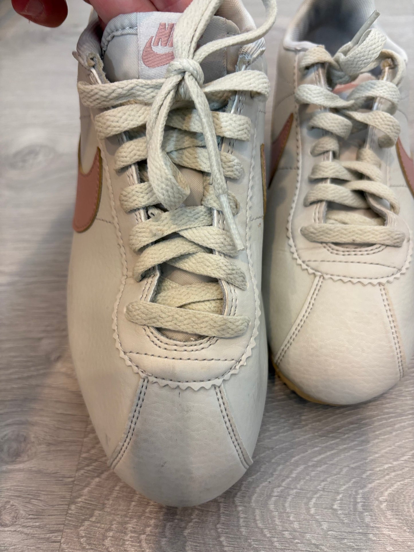 NIKE. Zapatillas piel logo rosa. T 40,5