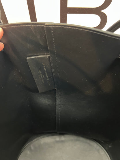 SEZANE. Bolso negro piel shopper