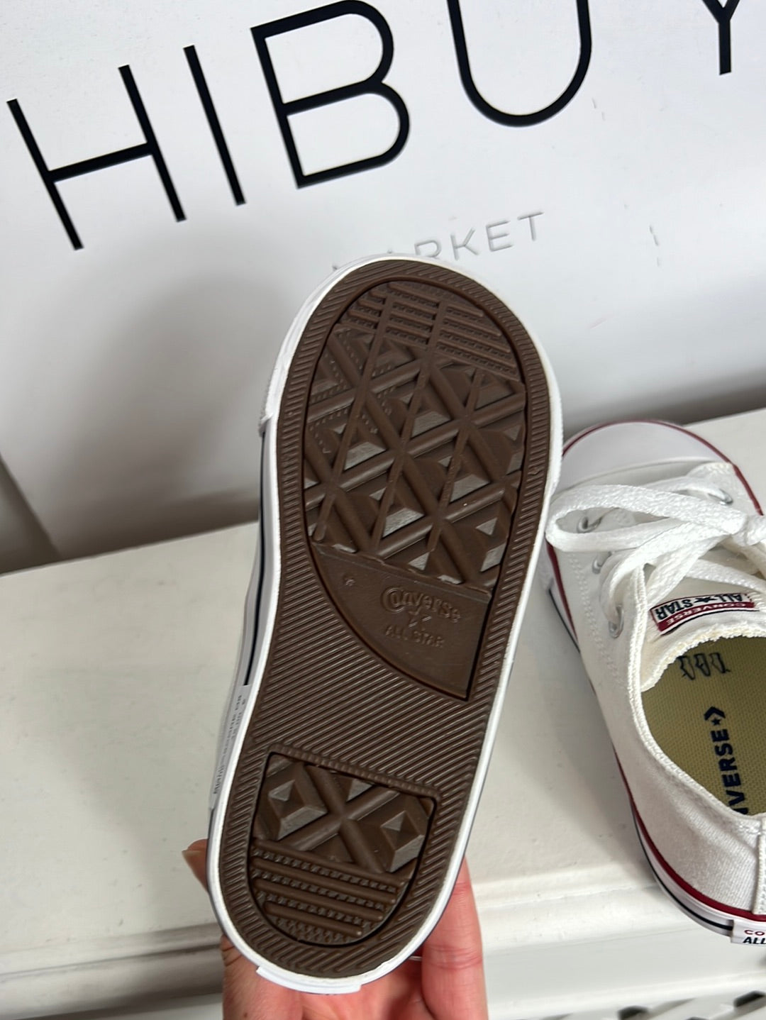 COVERSE. Zapatillas blancas cordones. T 26