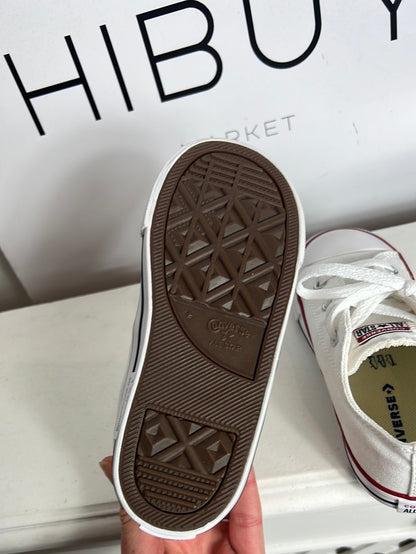 COVERSE. Zapatillas blancas cordones. T 26