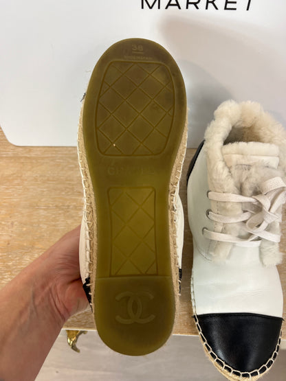 OTRAS. Botines borrego suela esparto. T 38