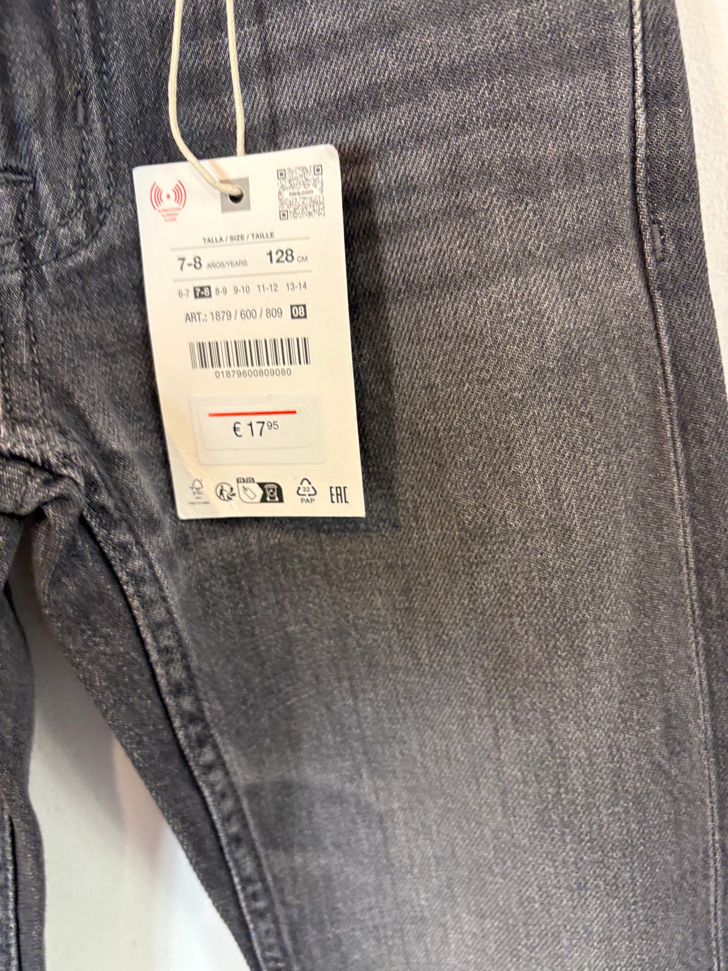 ZARA. Pantalón denim gris T.7-8 años