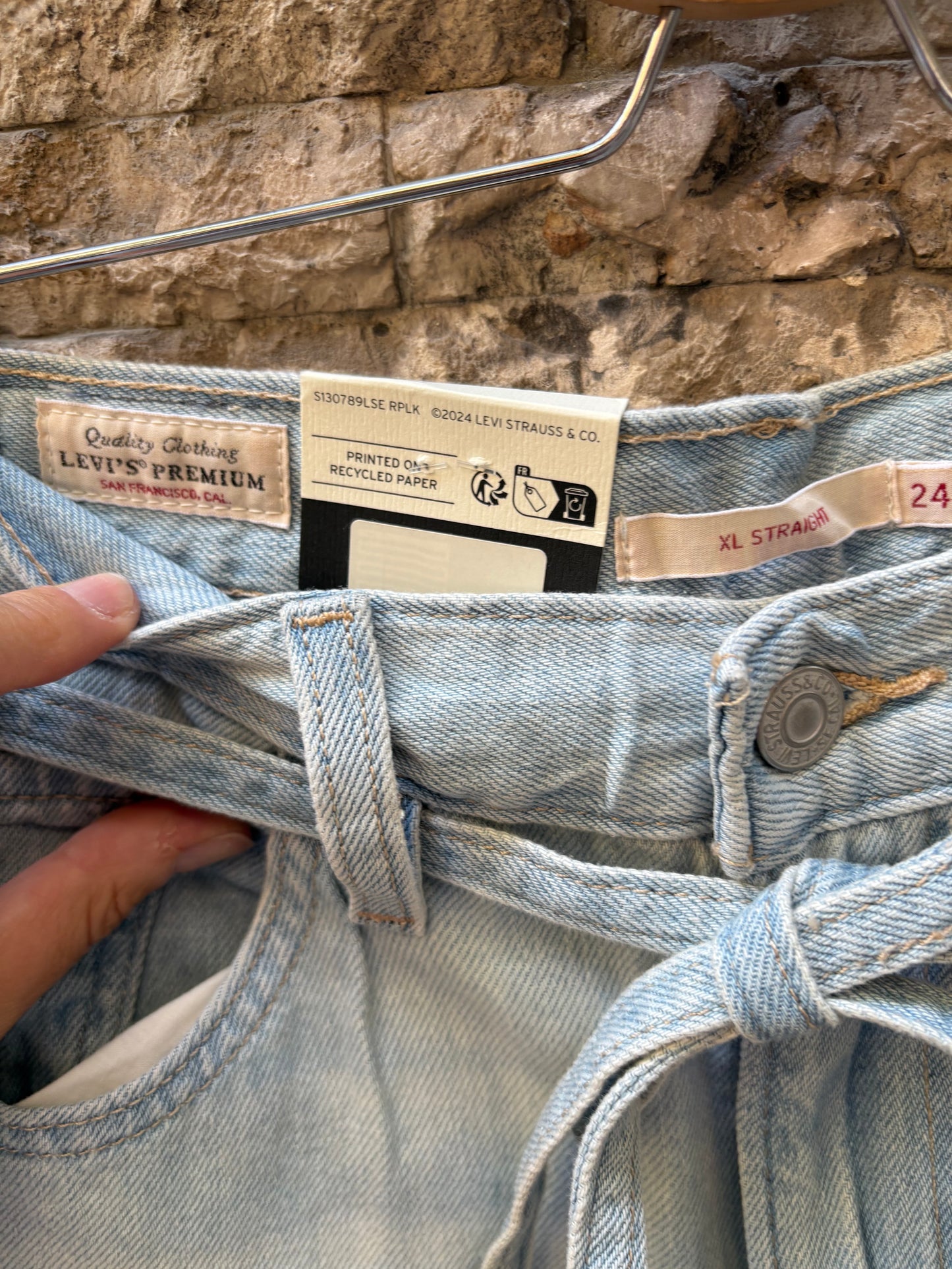 LEVI'S. Pantalón denim culotte T.24