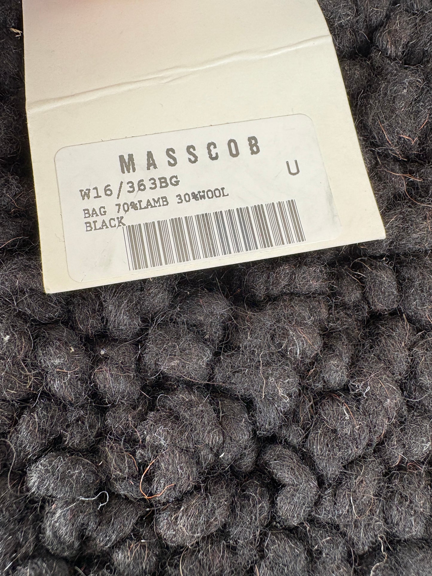 MASSCOB. Bolso piel y lana en negro