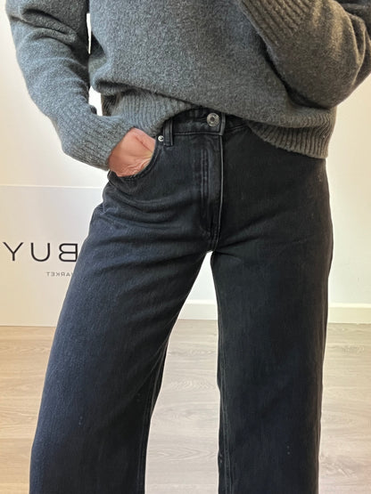 PULL&BEAR. Denim negro pata ancha. T 34