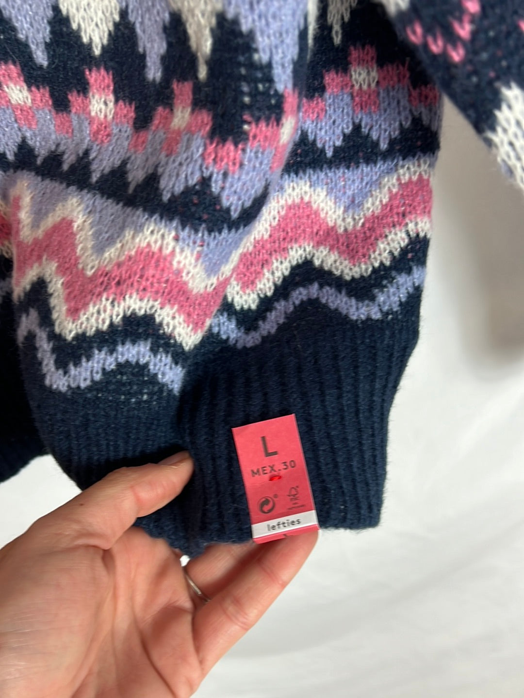 LEFTIES. Jersey multi estampado cuello alto. T L