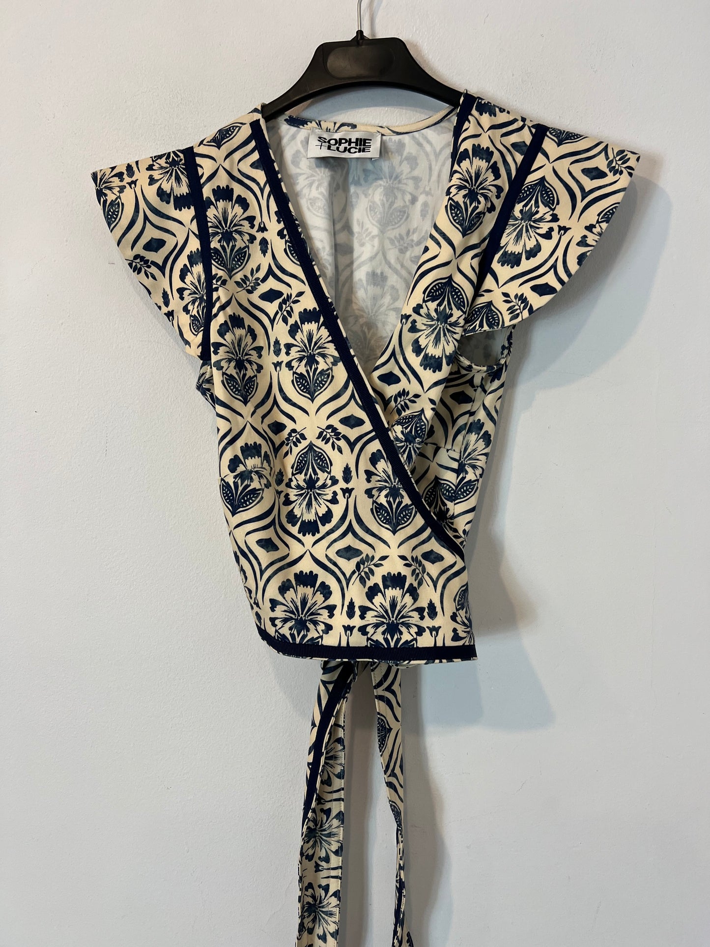 SOPHIE&LUCIE. Conjunto top y falda flores T.34