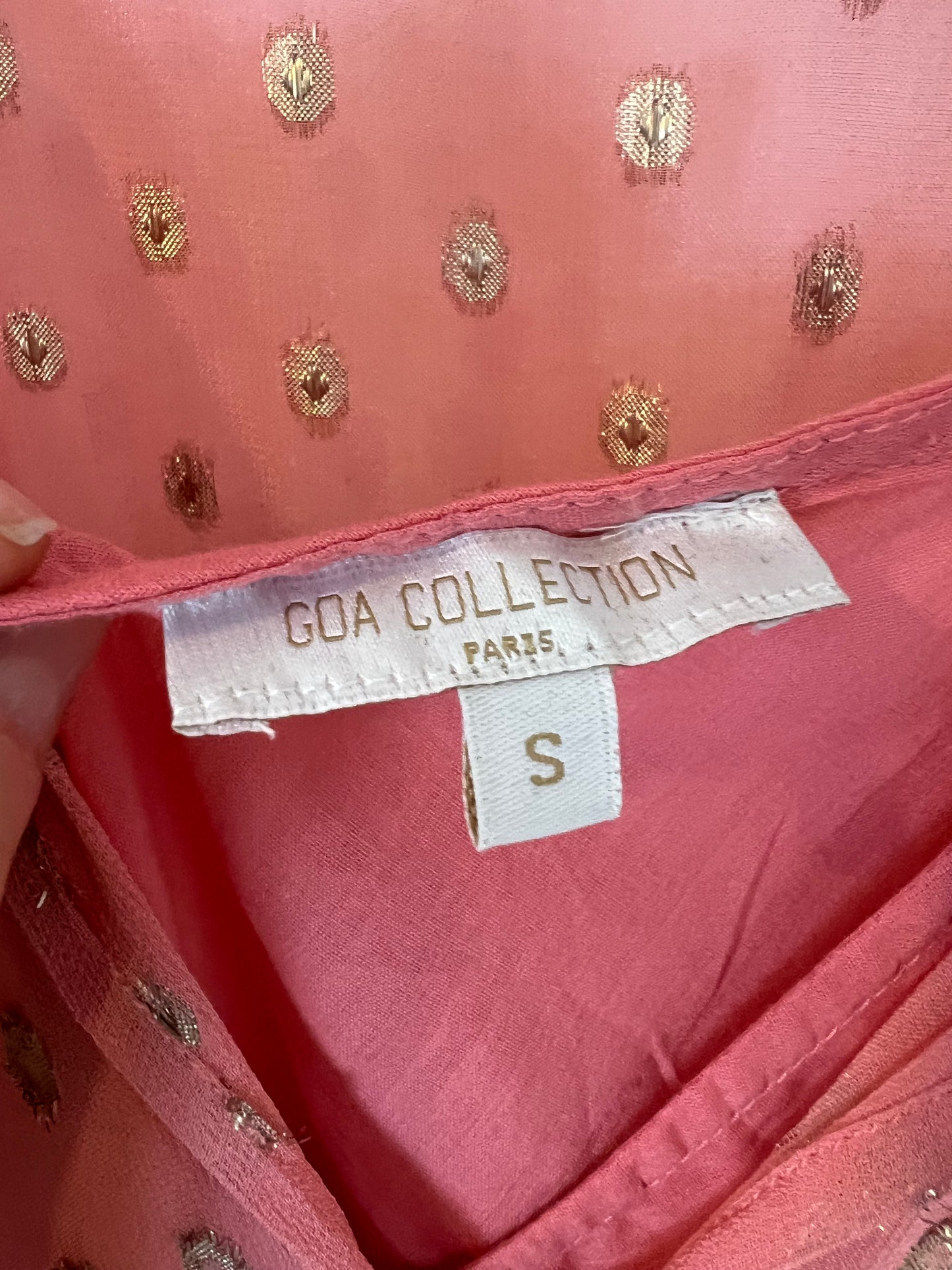 GOA COLLECTION. Vestido largo rosa hilos dorados. T S