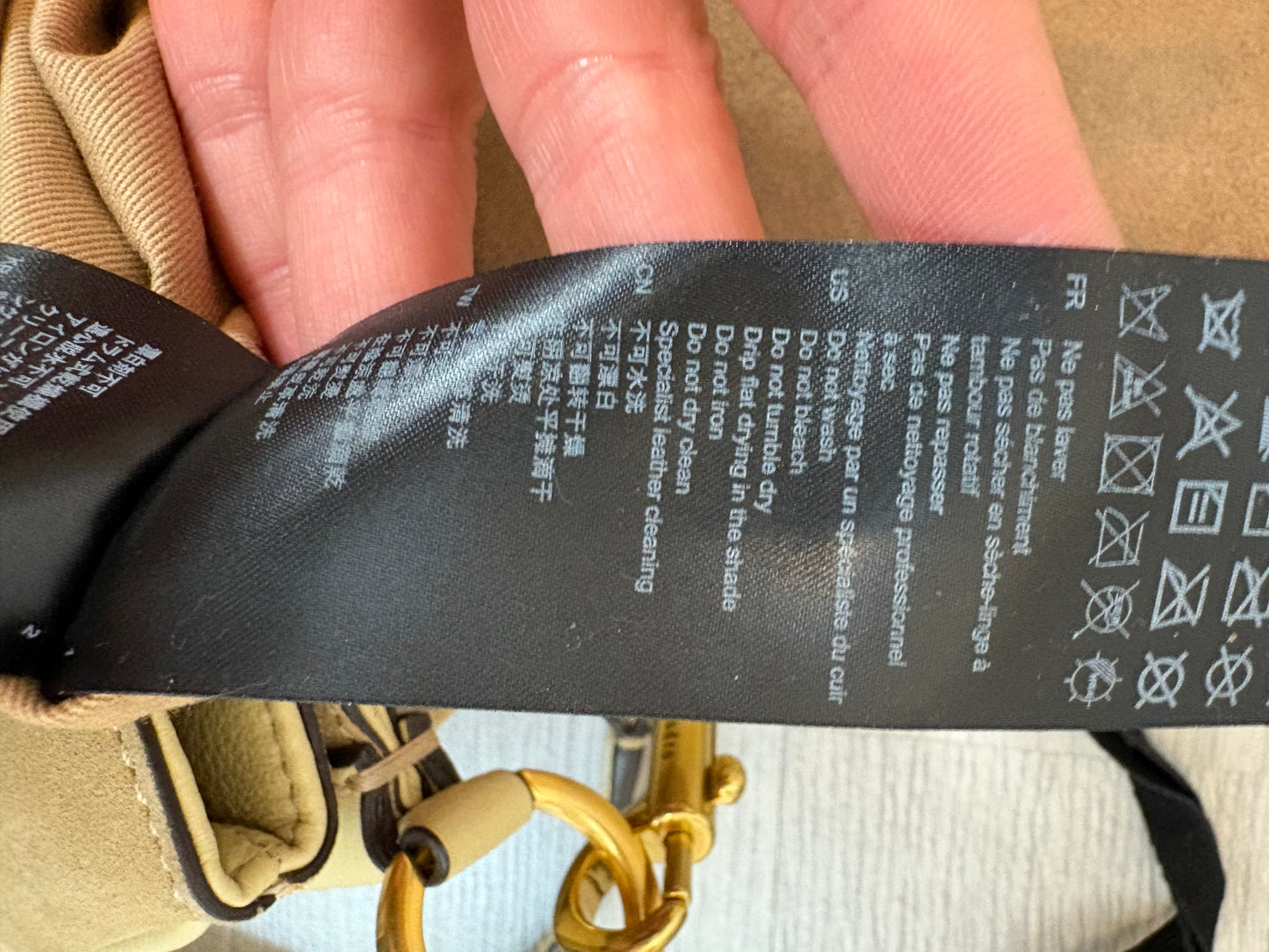 SANDRO. Bolso beige piel doble textura