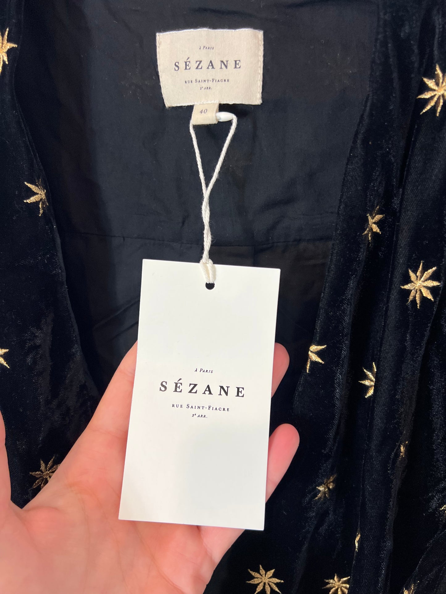 SÉZANE. Top negro terciopelo estrellas. T 40