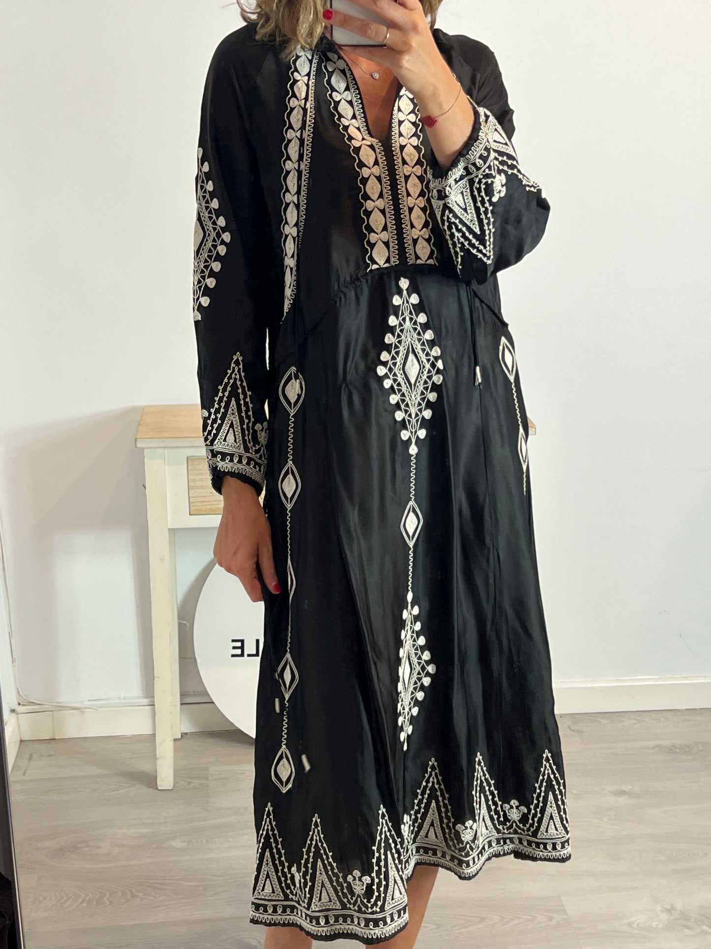 ZARA. Long, flowing embroidered dress. TS