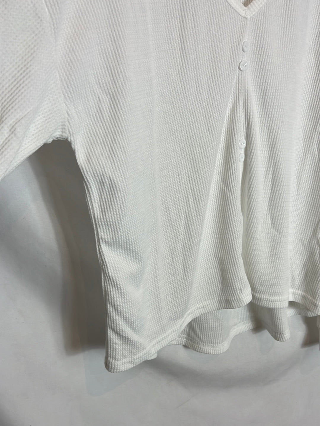 SHEIN. Top blanco textura manga larga. T M