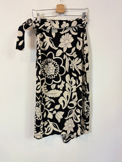 COOSY. Conjunto top y falda pareo negro y beige. T M