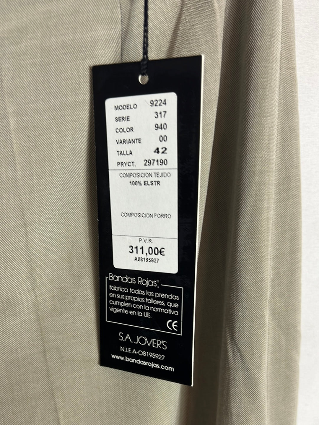 RED BANDS. Flowy taupe trousers with pleats. Size 42