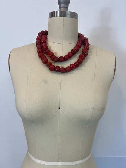 OTHERS. Long red bead necklace