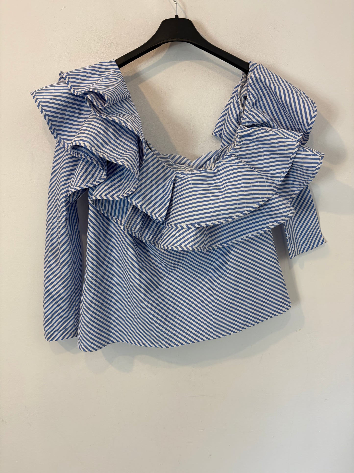 OTRAS. Blusa rayas volantes