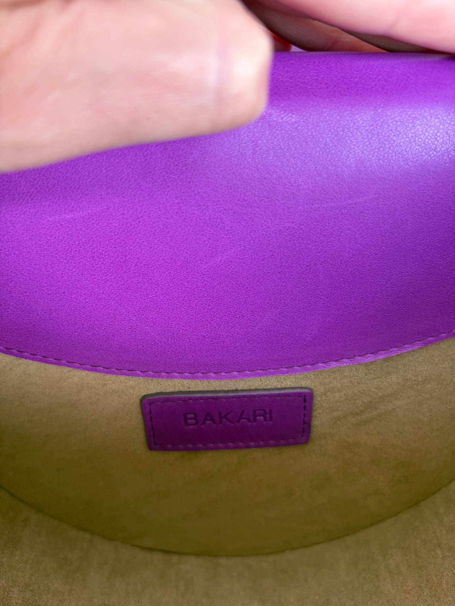 BAKARI. Bolso piel malva