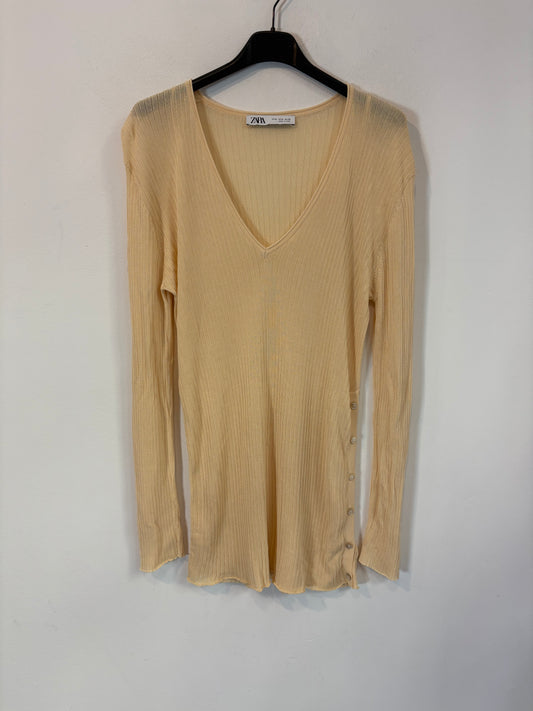 ZARA. Top canalé fluido botones. T M