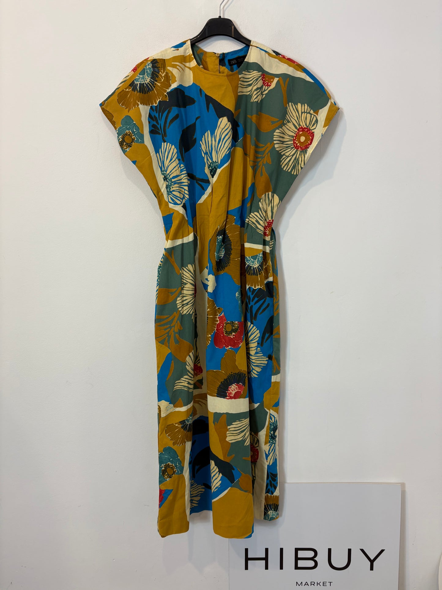 ZARA. Vestido midi estampado