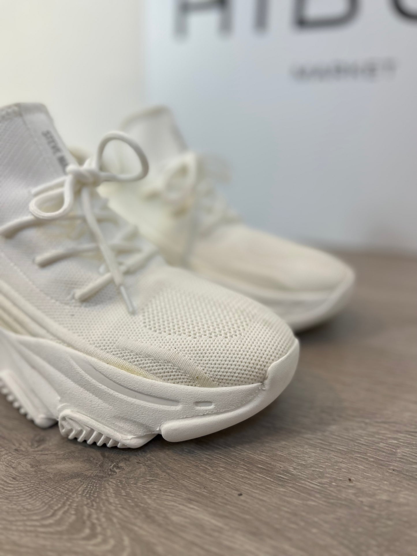 STEVE MADDEN. Zapatillas blancas T.39