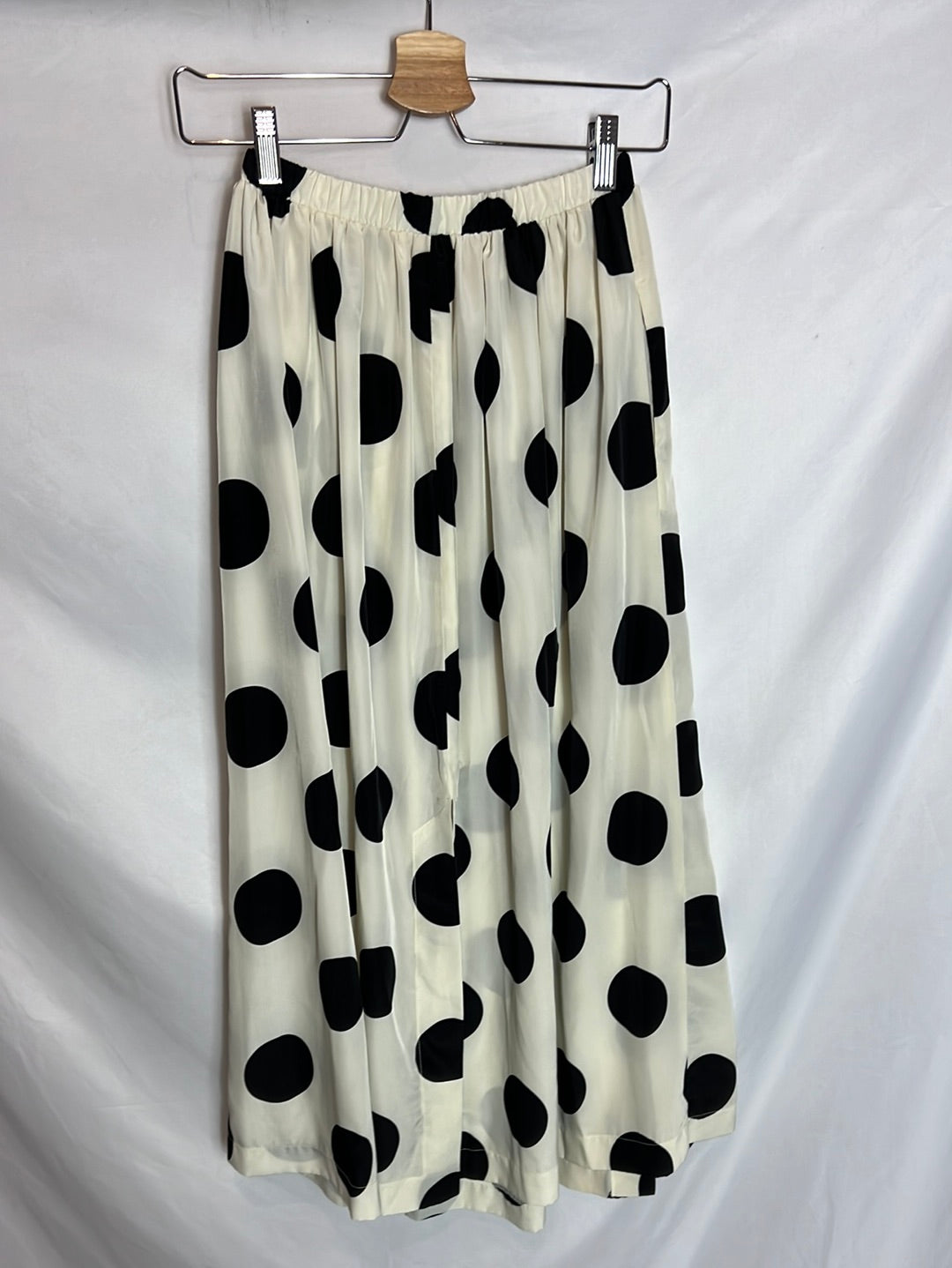 MARZIA GENESI. Total look skirt and silk blouse with polka dots. T 38/40