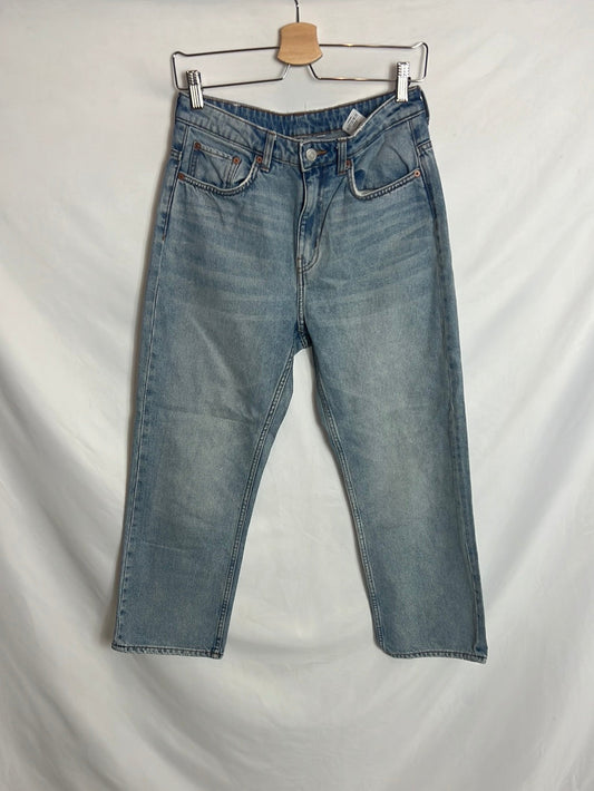 WEEKDAY. Light boyfreind style denim. T 38