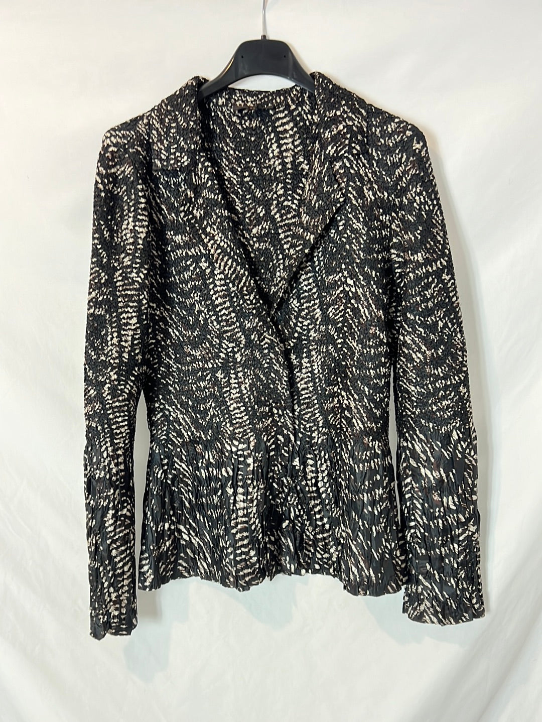 ADOLFO DOMINGUEZ. Textured printed blouse. T 38