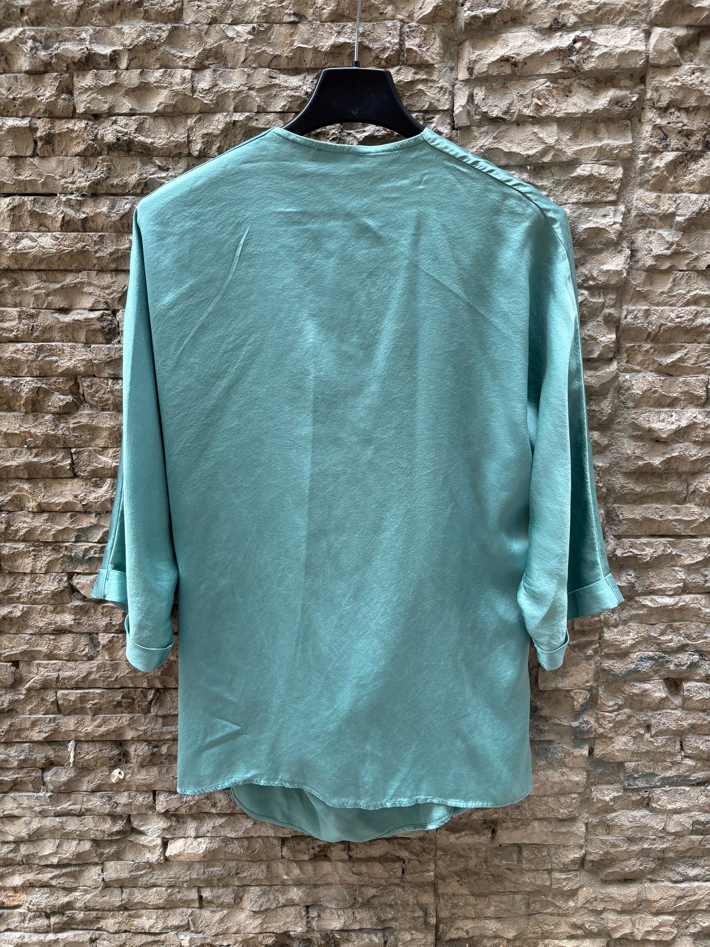 TCN. Top seda azul claro. T S