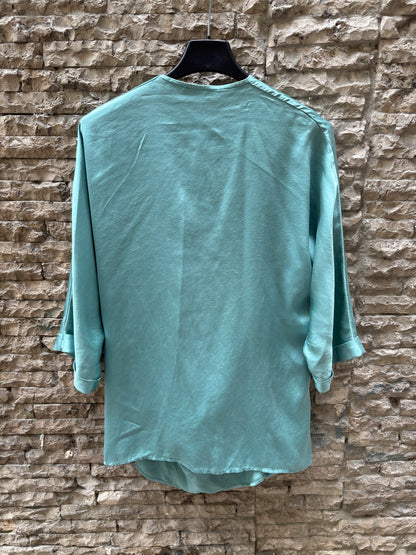 TCN. Top seda azul claro. T S