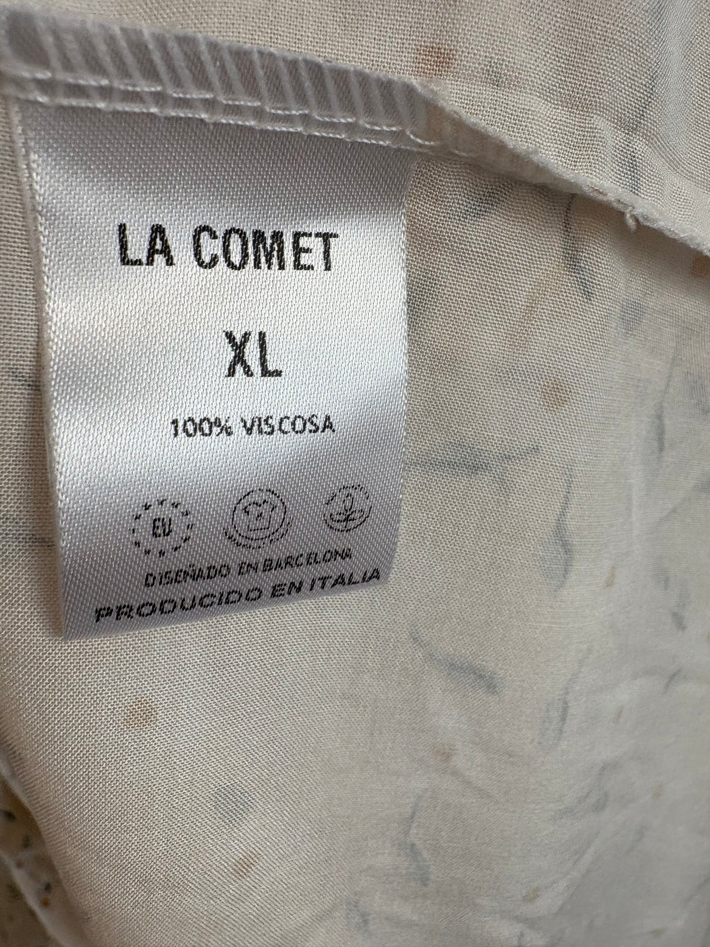 LA COMET. Vestido largo beige abotonado