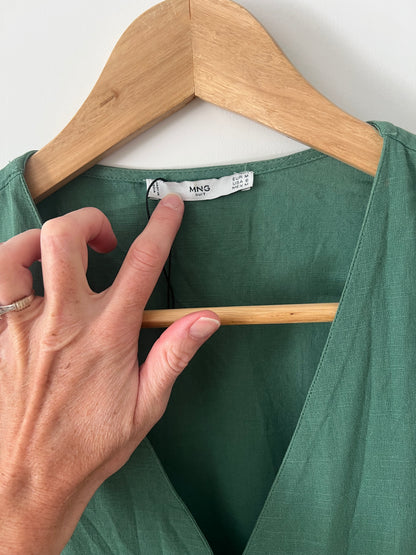 MANGO. Chaleco verde fluido