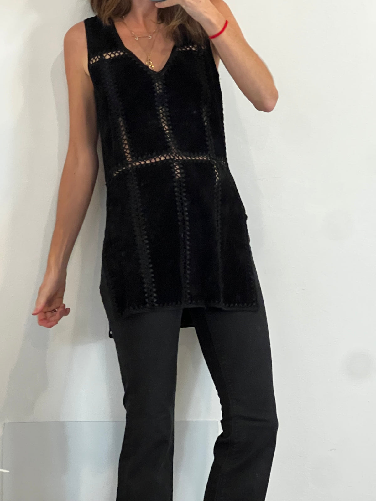 TOPSHOP. Top negro antelina y croché