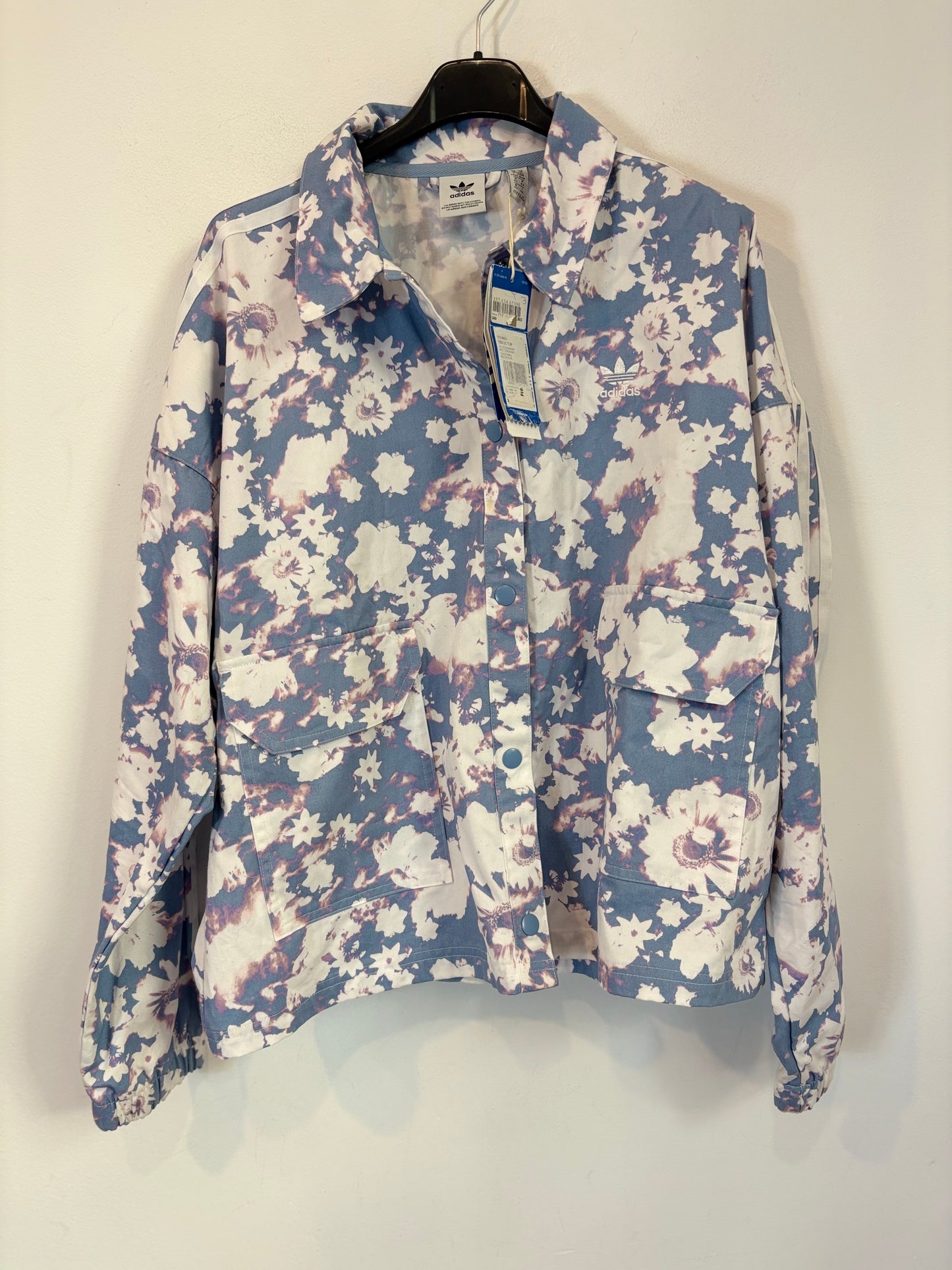 ADIDAS. Chaqueta ligera estampada. T L