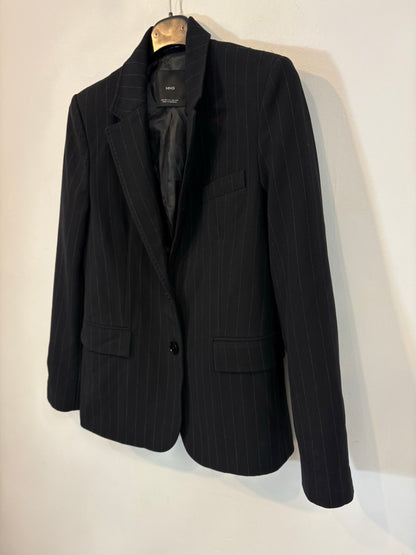 MANGO. Blazer negra rayas