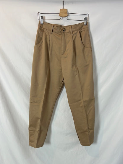 ZARA. Pantalón beige pinzas. T 36