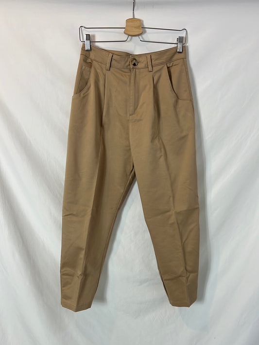 ZARA. Pantalón beige pinzas. T 36