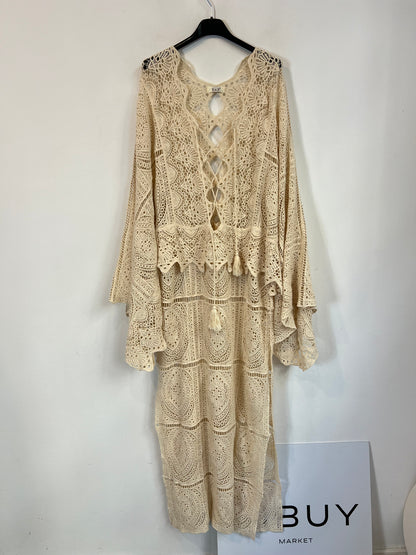 OTRAS. Vestido crochet aberturas
