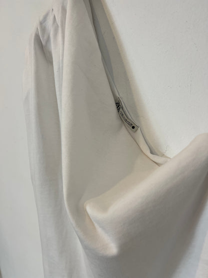 ZARA. Camiseta algodón blanca asimétrica. T M