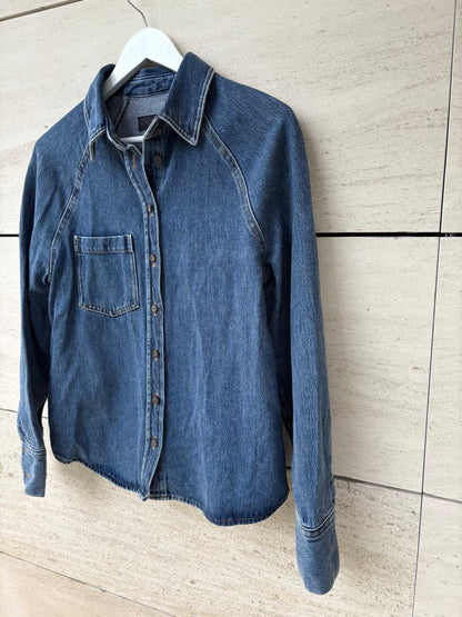 ZARA. Camisa denim bolsillo