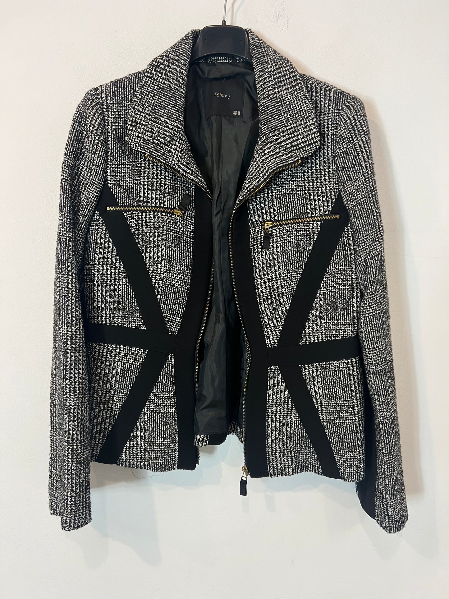 SFERA. Chaqueta  negra jaspeada con lana. T M