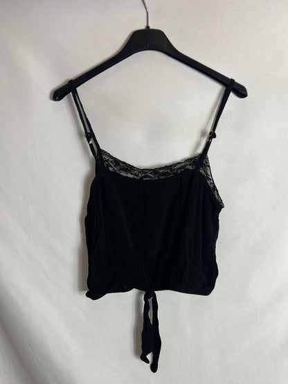 BRANDY MELVILLE. Crop top negro encaje. T S