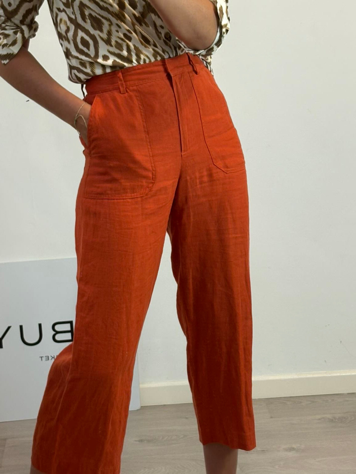 MASSIMO DUTTI. Pantalón lino anaranjado
