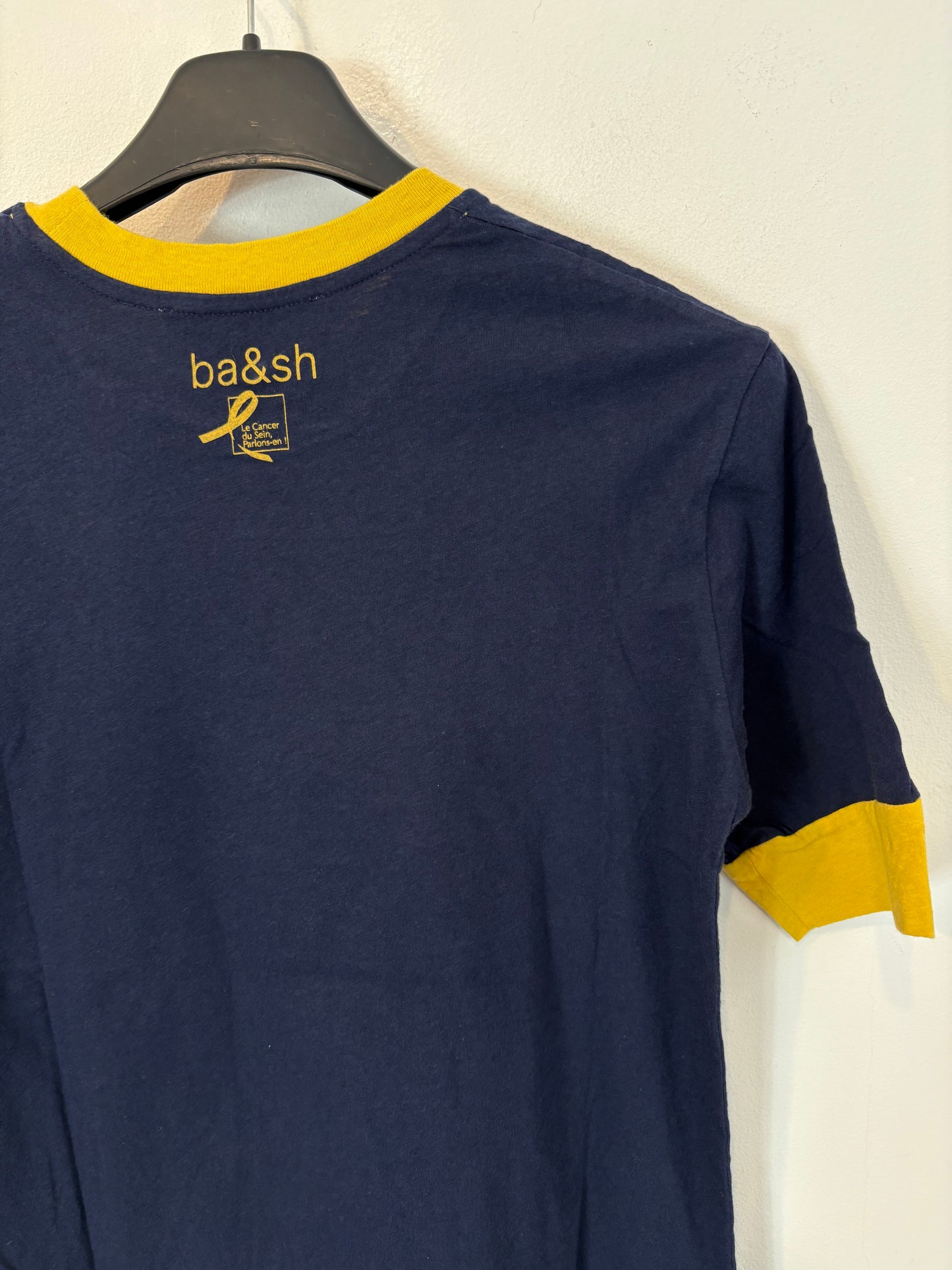 BA&SH. Camiseta azul slogan