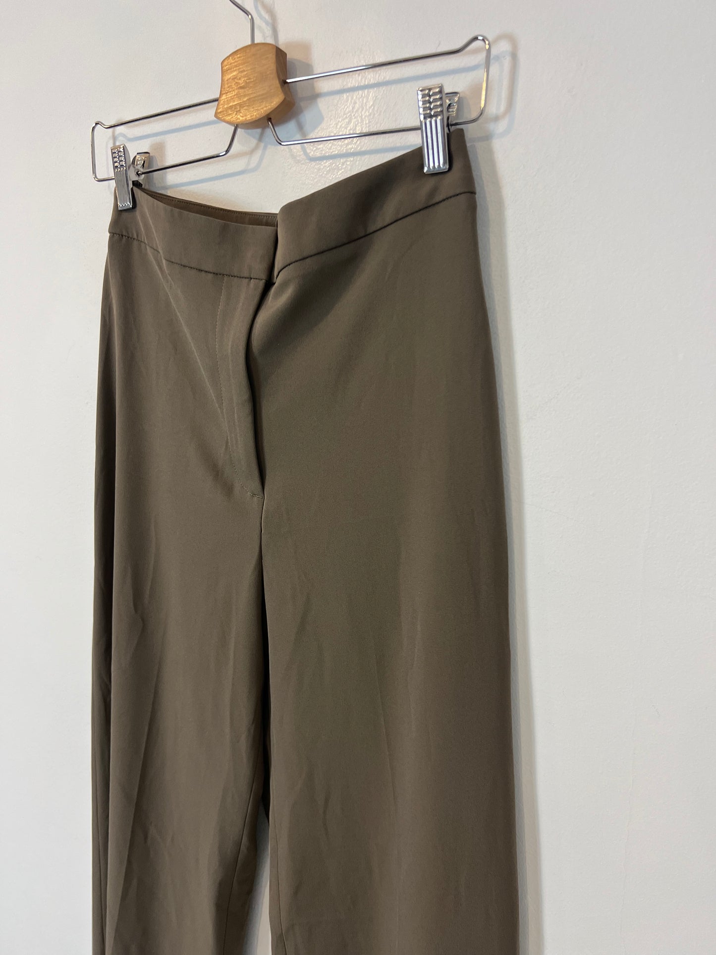 H&amp;M. Flowy green trousers size 36